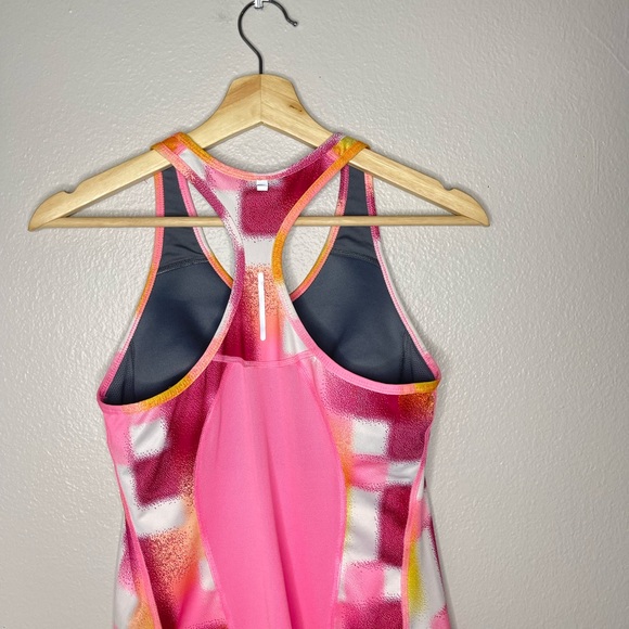 Nike Dri-Fit Orange Pink Square Sports Bra Tank top Size Medium - Picture 7 of 9
